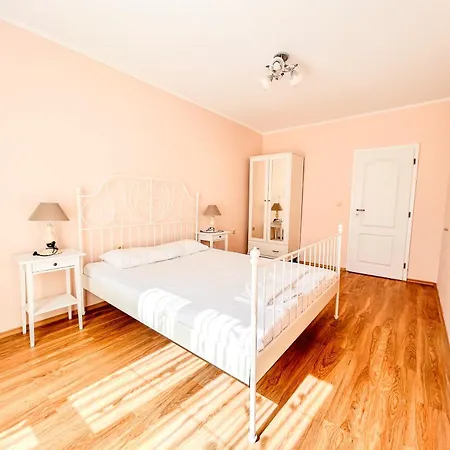 Venera & Anastasia Palace * Σάνι Μπιτς