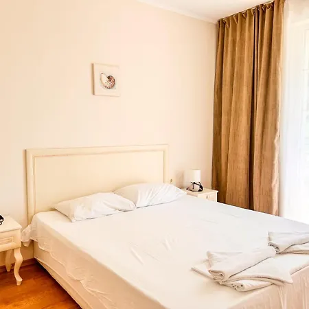 Venera & Anastasia Palace Апартаменты *