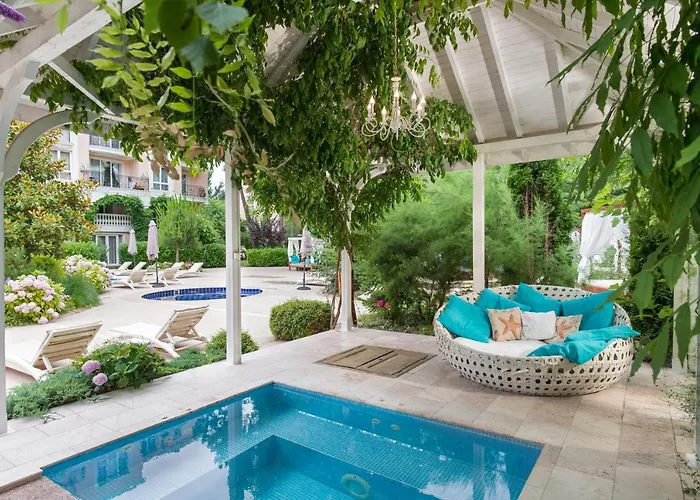 Venera & Anastasia Palace Апартамент