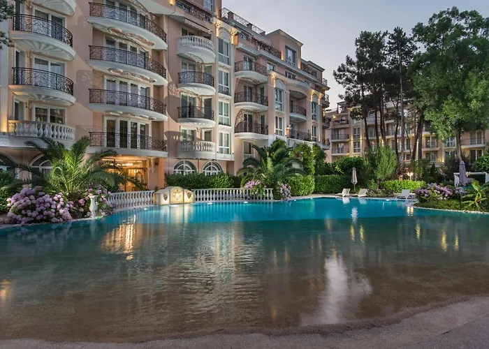 Venera & Anastasia Palace Апартамент *