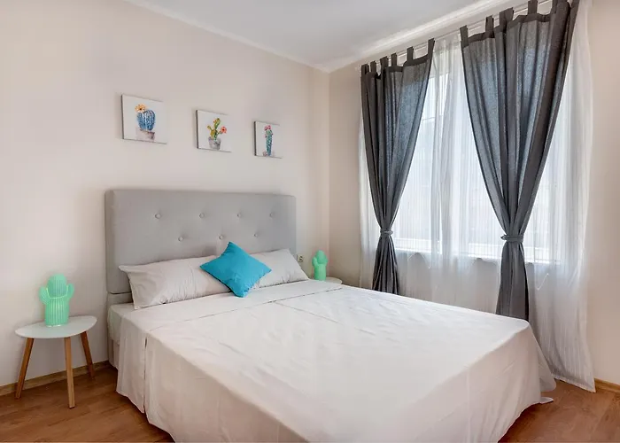 Апартамент Venera & Anastasia Palace