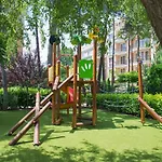 Venera & Anastasia Palace ساني بيتش