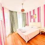 Venera & Anastasia Palace * ساني بيتش