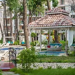 Venera & Anastasia Palace شقة ساني بيتش
