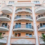 Venera & Anastasia Palace * ساني بيتش