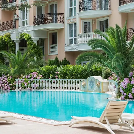 Venera & Anastasia Palace 아파트 *