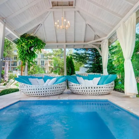 아파트 Venera & Anastasia Palace