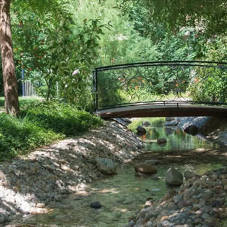 Venera & Anastasia Palace 아파트 *