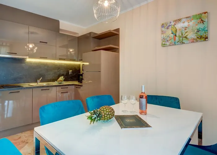 Venera & Anastasia Palace * Slantchev Briag